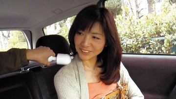 「もっと若い娘にしなさいよ？」とか言いながらも、まんざらでも無い気分で連れ...