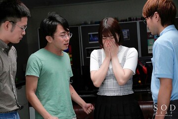 プロゲーマーを目指すヲタ男子たちを誘惑… 女性経験がほとんどない気弱なヲタ...