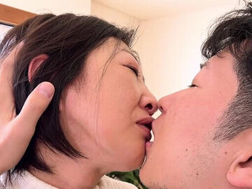 五十路で初撮り AVの男優さんとどうしてもヤリたかった！真性Mの五十路妻が...