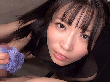 恥じらう素人娘のおもらしパンティ手コキ2