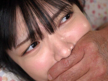 引きこもり女子校生と逃亡犯、静寂の中で始…