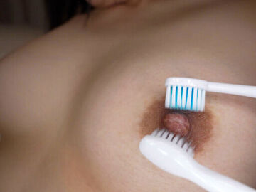 引きこもり女子校生と逃亡犯、静寂の中で始…